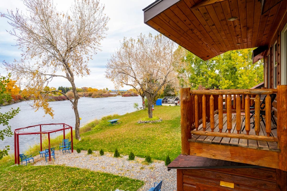 River Edge House photo 1